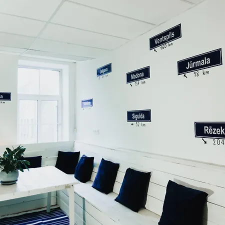 ホステル Lighthouse & *