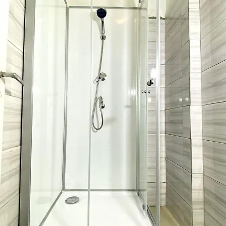 Lighthouse & ホステル