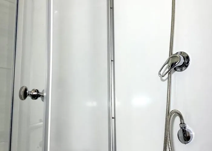 旅馆 Lighthouse & *